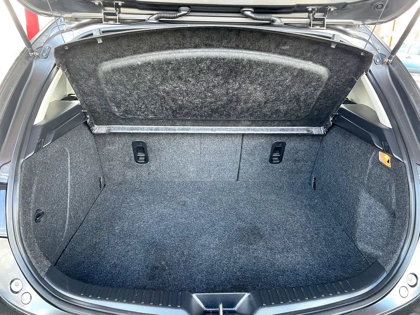 Used 2013 MAZDA MAZDA3 i Touring FWD image 6