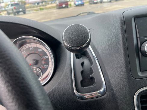 Used 2016 Dodge Grand Caravan American Value Package image 11