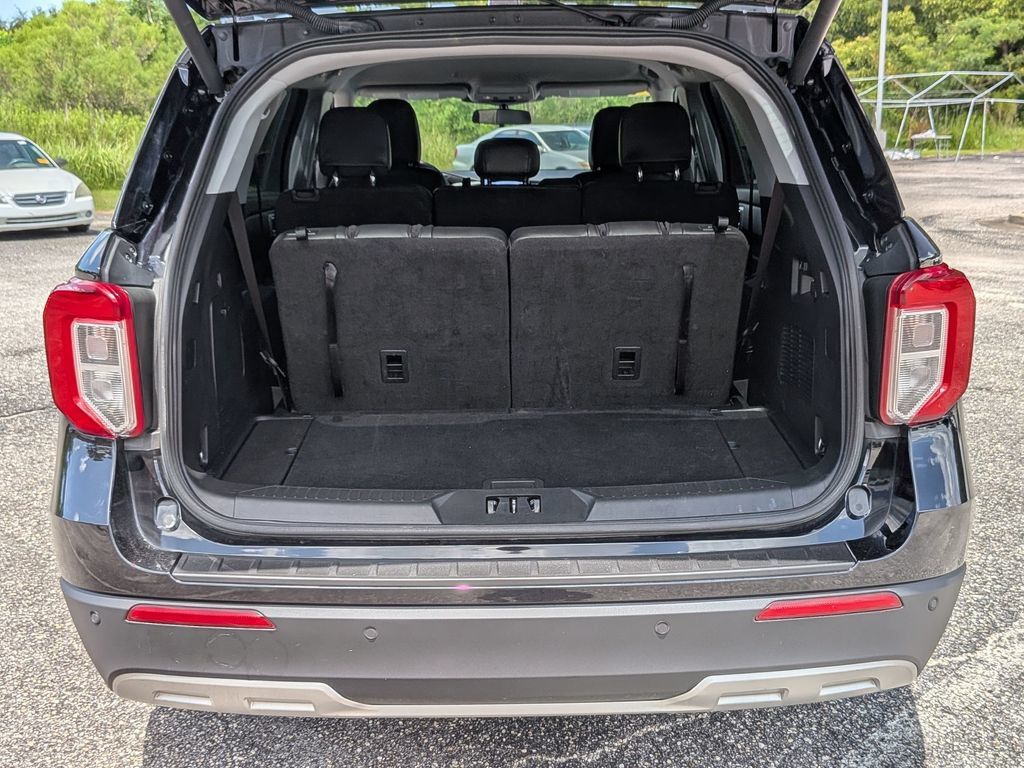 Used 2023 Ford Explorer XLT w/ Equipment Group 202A RWD image 32