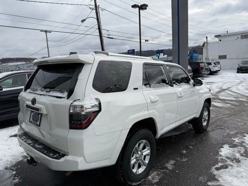 Used 2022 Toyota 4Runner SR5 Premium image 9