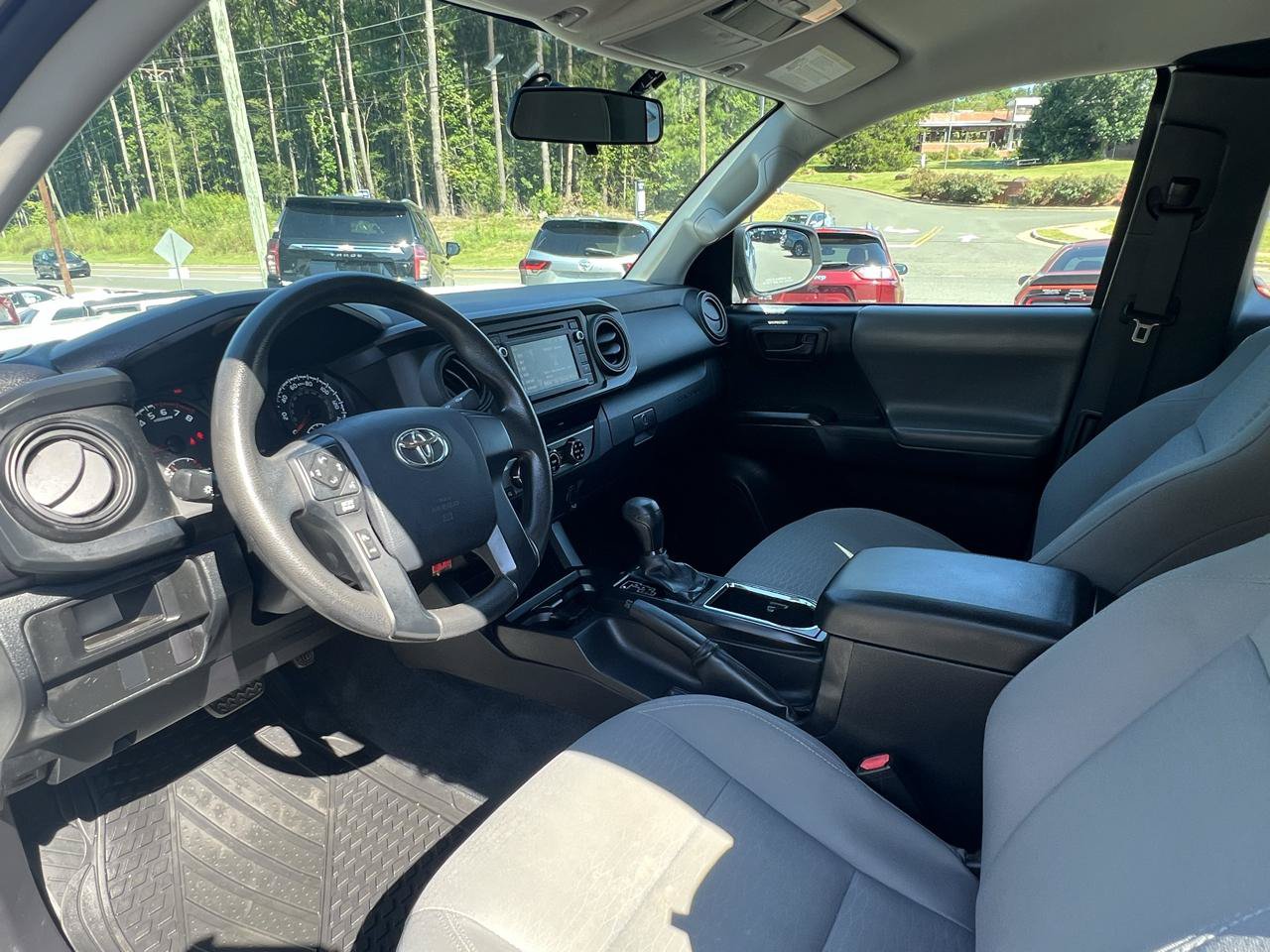 Used 2016 Toyota Tacoma SR RWD image 9