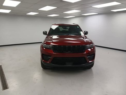 New 2025 Jeep Grand Cherokee Altitude image 3