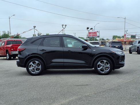 Used 2025 Ford Escape ST-Line AWD/4WD image 2