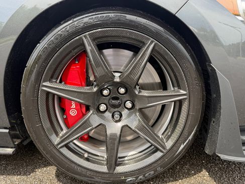 Used 2020 Ford Mustang Shelby GT500 w/ Carbon Fiber Track Pack RWD image 12