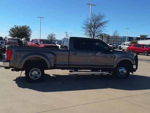 Used 2019 Ford F350 Lariat w/ Lariat Value Package image 9