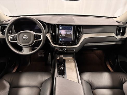 Certified 2025 Volvo XC60 B5 Plus image 2