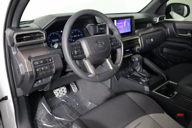 Used 2025 Toyota Tacoma TRD Sport AWD/4WD image 24