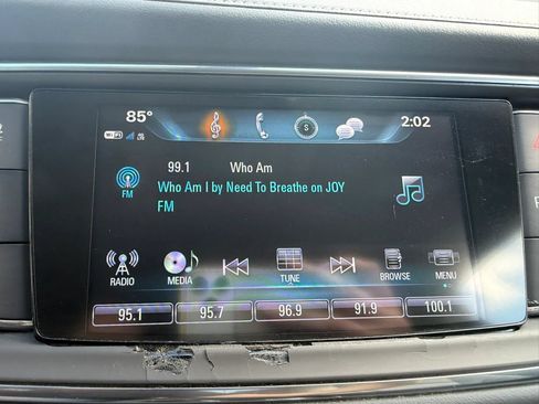 Used 2019 Buick Enclave Essence FWD image 25