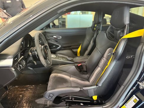Used 2018 Porsche 911 GT3 RWD image 17