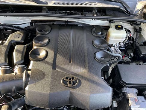 Used 2020 Toyota 4Runner Limited image 33