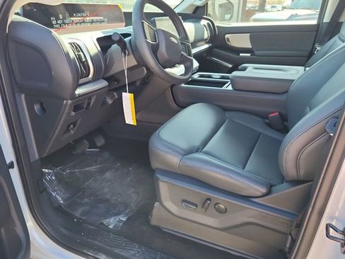 New 2026 Ford Expedition Active RWD image 13