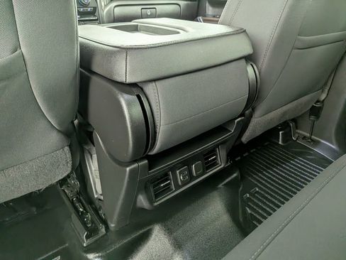 Used 2021 Chevrolet Silverado 1500 LT image 31