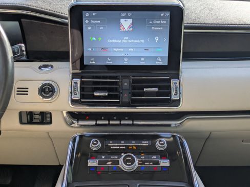 Used 2020 Lincoln Navigator L Reserve w/ Luxury Package image 16
