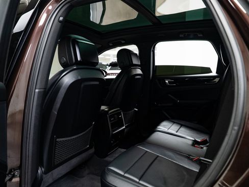Used 2019 Porsche Cayenne image 22