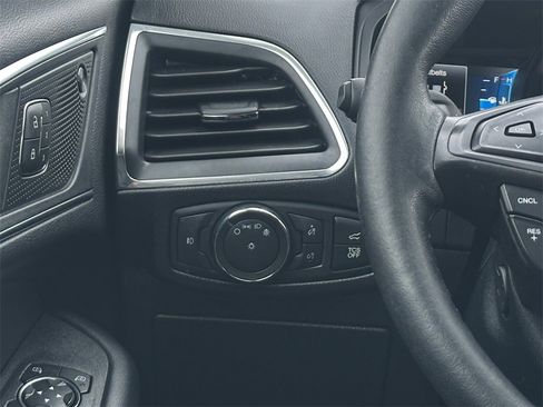 Used 2022 Ford Edge Titanium w/ Equipment Group 301A image 11