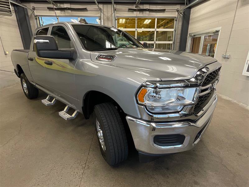 Used 2023 RAM 2500 Tradesman w/ Chrome Appearance Group AWD/4WD image 7