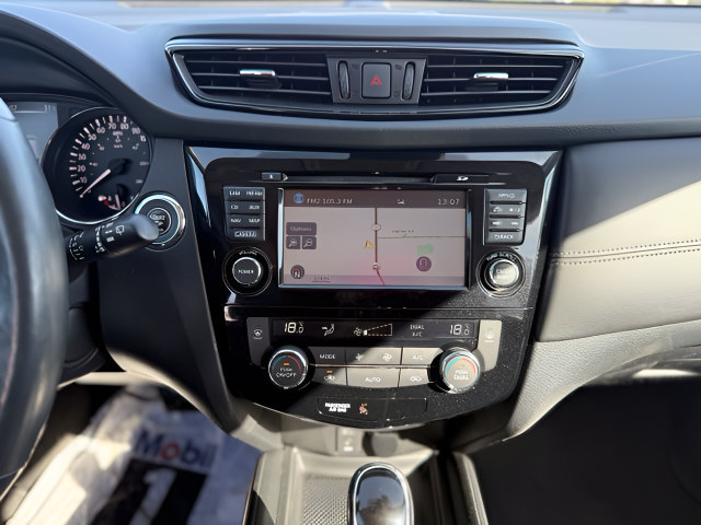 Used 2017 Nissan Rogue SL AWD/4WD image 18