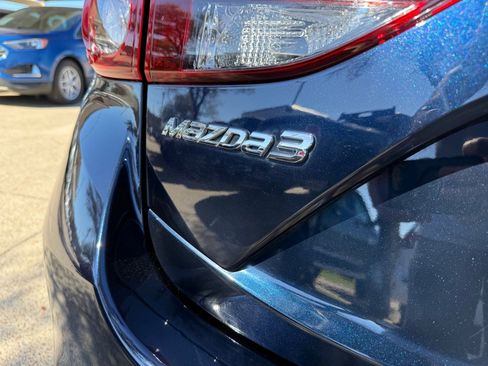 Used 2018 MAZDA MAZDA3 Grand Touring w/ Premium Equipment Package image 9