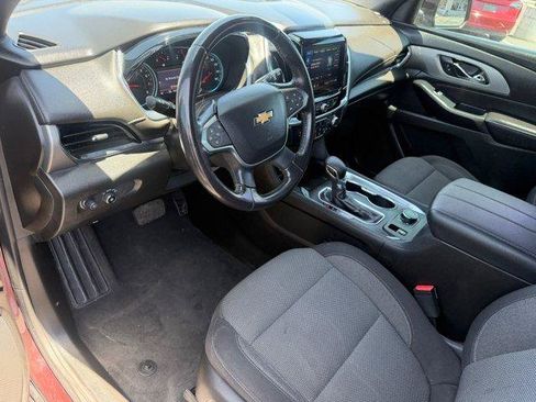 Used 2022 Chevrolet Traverse LT FWD image 14