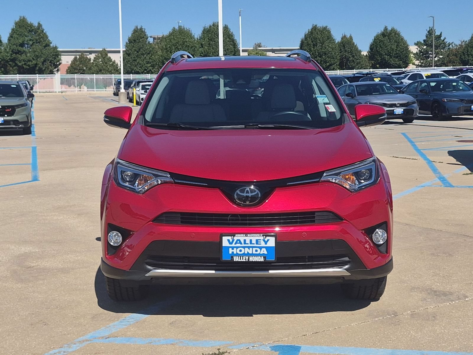 Used 2016 Toyota RAV4 Limited AWD/4WD image 3