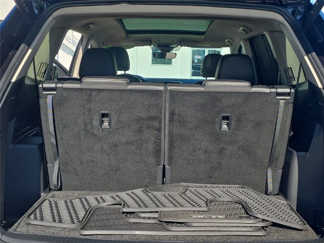 Used 2024 Volkswagen Atlas SE w/ Panoramic Sunroof Package FWD image 30