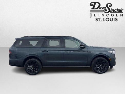 New 2026 Lincoln Navigator L Reserve w/ Jet Appearance Package image 2
