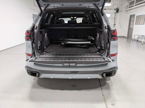 Used 2024 BMW X5 xDrive40i w/ M Sport Package AWD/4WD image 41