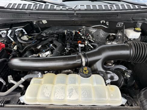 Used 2024 Ford Expedition Limited image 34