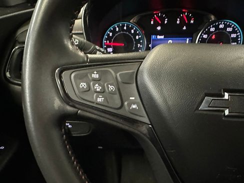 Certified 2022 Chevrolet Equinox RS w/ LPO, Floor Liner Package image 11