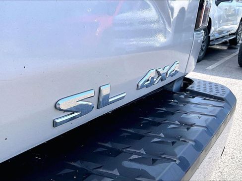 Used 2021 Nissan Titan SL w/ Moonroof Package image 7