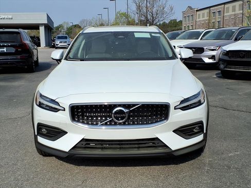 New 2026 Volvo V60 B5 Cross Country Plus w/ Protection Package Premier image 10