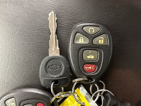 Used 2011 Chevrolet Impala LT FWD image 31