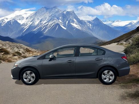 Used 2013 Honda Civic LX image 2