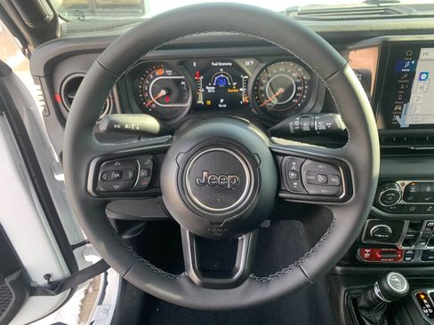 New 2026 Jeep Wrangler Unlimited Rubicon image 25