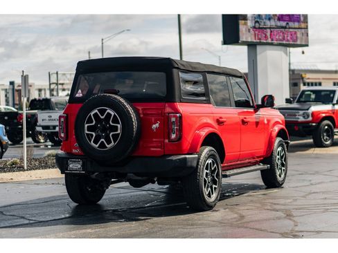 Used 2022 Ford Bronco Outer Banks image 4