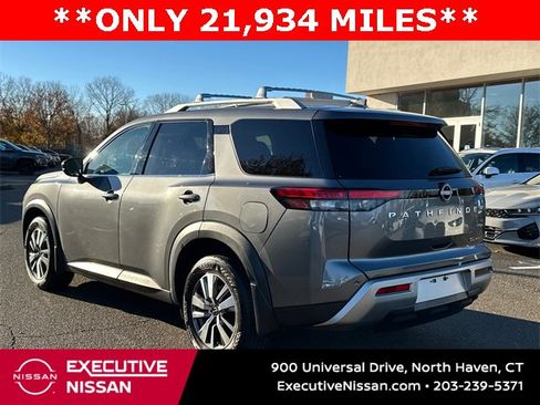 Certified 2024 Nissan Pathfinder SL w/ Cargo Package image 4
