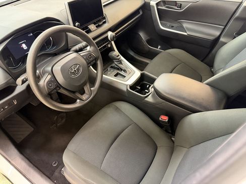 Used 2025 Toyota RAV4 LE FWD image 4