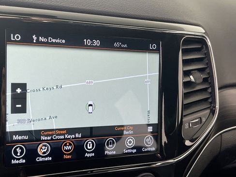 Used 2021 Jeep Grand Cherokee Limited image 12