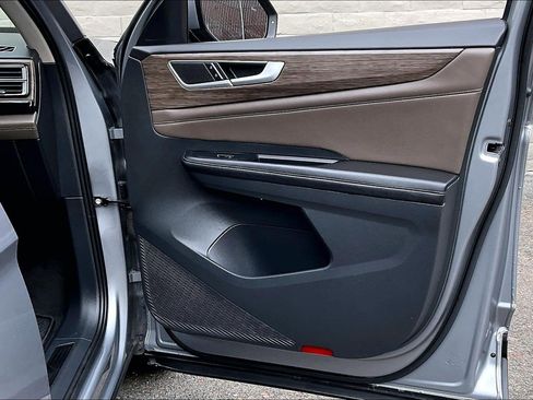 Certified 2024 Volkswagen Atlas SEL image 23