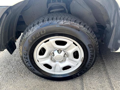 Used 2012 Toyota Tacoma 2WD Regular Cab image 26