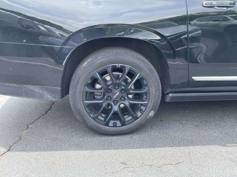 Used 2024 GMC Yukon XL Denali w/ Denali Reserve Package AWD/4WD image 9