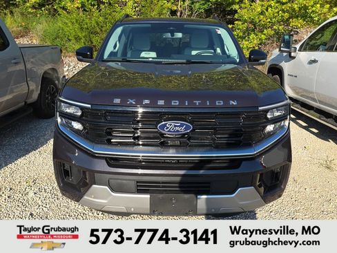 Used 2026 Ford Expedition Platinum AWD/4WD image 2