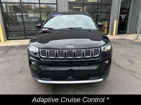 Certified 2025 Jeep Compass Limited AWD/4WD image 10