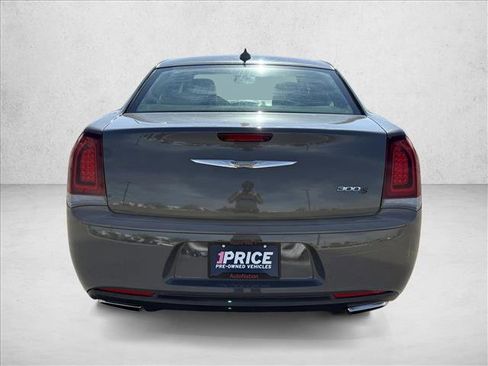 Used 2019 Chrysler 300 S image 6