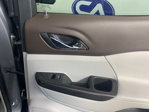 Used 2020 GMC Acadia SLT w/ Premium Package image 39