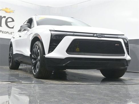 Used 2024 Chevrolet Blazer EV RS image 3