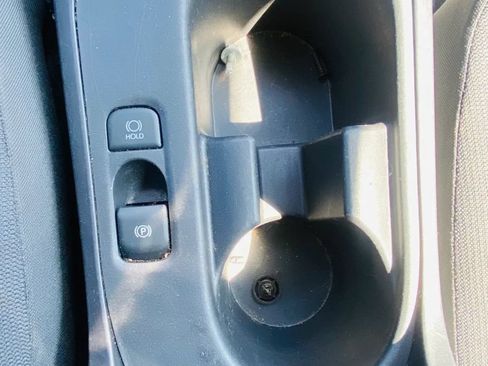 Used 2025 Toyota Corolla LE FWD image 17