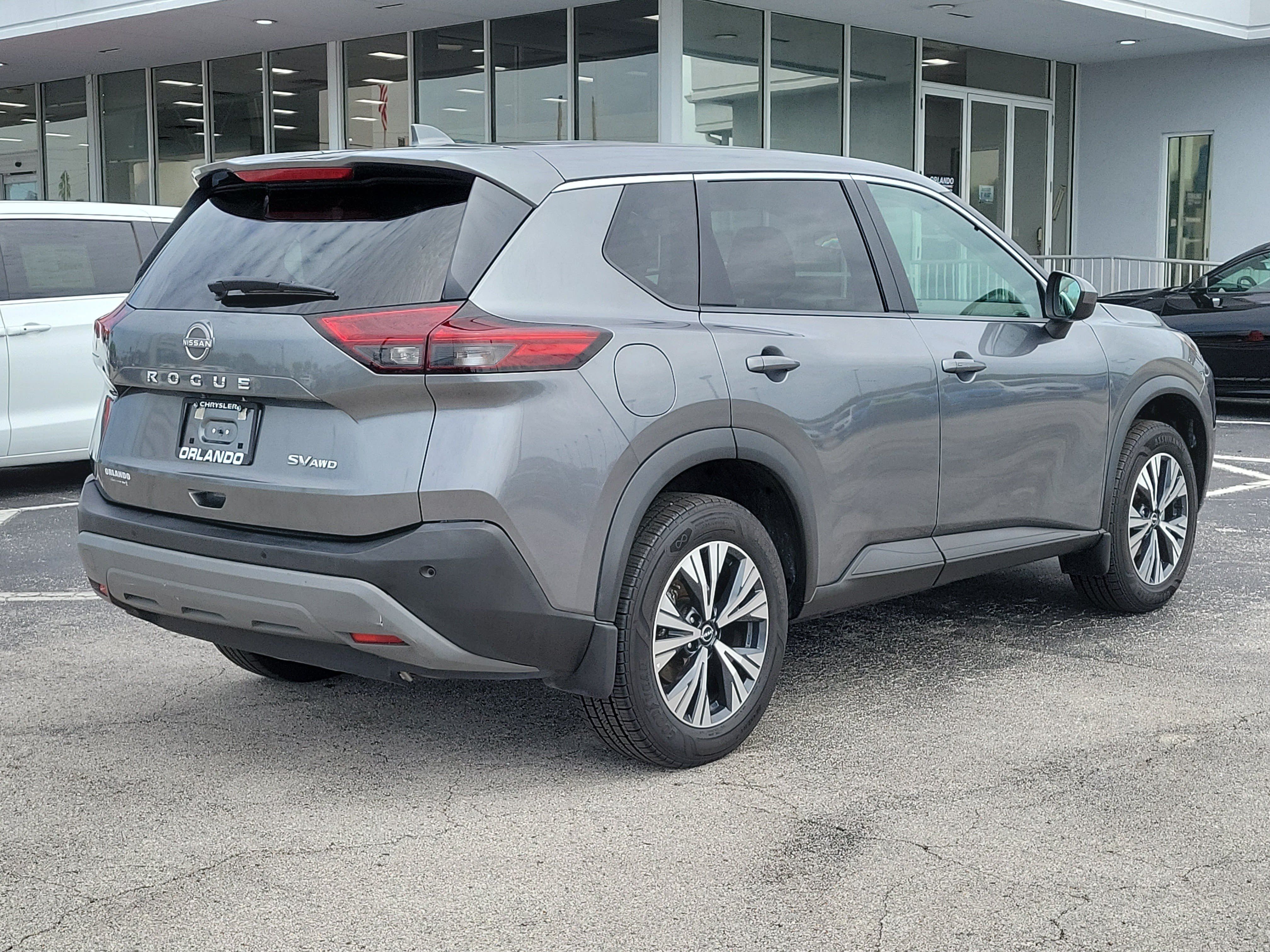 Used 2023 Nissan Rogue SV AWD/4WD image 7