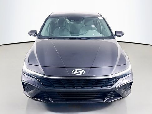 Used 2024 Hyundai Elantra SEL FWD image 2