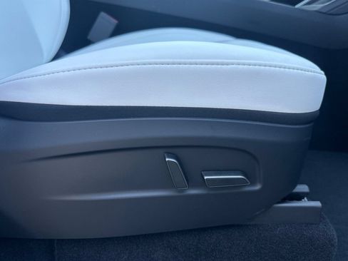 Used 2026 Tesla Model Y Long Range AWD/4WD image 21